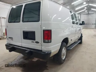 2014 Ford Econoline Cargo Commercial z VIN 1FTNE2EW8EDB01271, wystawiony jako IAAI lot #42211279 z przebiegiem 109 993 mil mil oraz . Historia ofert i sprzedaży dostępna na DreamBid. Obrazek 4.