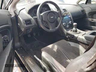 2015 Aston Martin Vantage z VIN SCFEBBAL2FGC18949, wystawiony jako Copart lot #54389965 z przebiegiem Nie podano mil oraz Szkody całkowita. Historia ofert i sprzedaży dostępna na DreamBid. Obrazek 8.