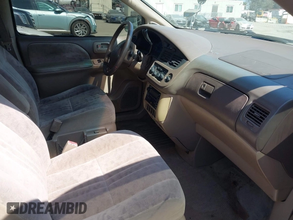 2001 Toyota Sienna LE z VIN 4T3ZF13C81U368893, wystawiony jako IAAI lot #42066467 z przebiegiem 137 727 mil mil oraz . Historia ofert i sprzedaży dostępna na DreamBid. Obrazek 5.