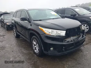 2015 Toyota Highlander XLE z VIN 5TDKKRFHXFS111147, wystawiony jako IAAI lot #41389210 z przebiegiem 150 483 mil mil oraz . Historia ofert i sprzedaży dostępna na DreamBid. Obrazek 1.