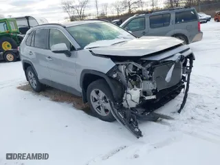 2022 Toyota RAV4 Hybrid XLE with VIN JTMRWRFV4ND568071, listed as a IAAI auction lot 41352014 with 47,513 mi miles. Bid and sale history available at carsss.com. Image 1.