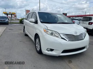2016 Toyota Sienna XLE z VIN 5TDYK3DC3GS761177, wystawiony jako Copart lot #61506935 z przebiegiem 134 732 mil mil oraz Czysty tytuł • Clean title. Historia ofert i sprzedaży dostępna na DreamBid. Obrazek 1.
