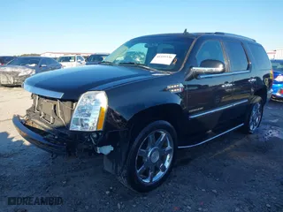 2010 Cadillac Escalade Luxury with VIN 1GYUCBEF5AR270687, listed as a IAAI auction lot 41339336 with 142,240 mi miles. Bid and sale history available at carsss.com. Image 18.