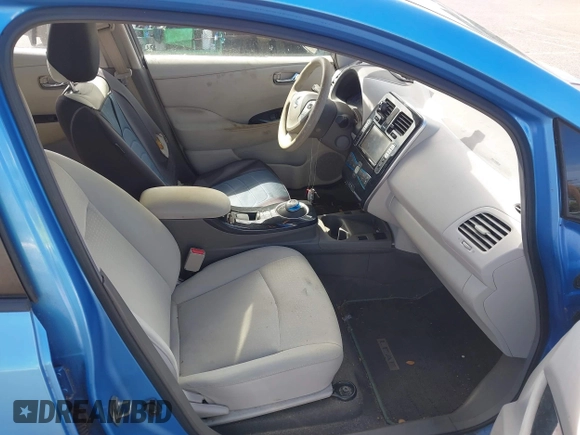 2011 Nissan LEAF SL-e with VIN JN1AZ0CP1BT008549, listed as a IAAI auction lot 41469574 with 72,264 mi miles. Bid and sale history available at carsss.com. Image 5.