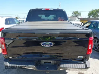 2023 Ford F-150 XL z VIN 1FTEW1C80PKD24124, wystawiony jako IAAI lot #42356966 z przebiegiem 52 104 mil mil oraz . Historia ofert i sprzedaży dostępna na DreamBid. Obrazek 16.