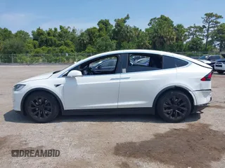 2016 Tesla Model X 70D z VIN 5YJXCBE25GF029372, wystawiony jako IAAI lot #42325335 z przebiegiem 80 071 mil mil oraz . Historia ofert i sprzedaży dostępna na DreamBid. Obrazek 14.