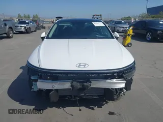 2024 Hyundai Sonata SEL z VIN KMHL14JA6RA426688, wystawiony jako IAAI lot #42290797 z przebiegiem 430 mil mil oraz . Historia ofert i sprzedaży dostępna na DreamBid. Obrazek 13.