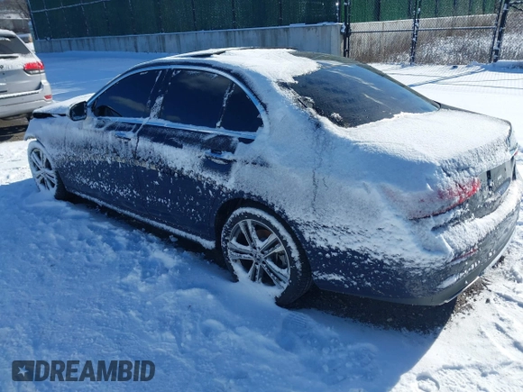 2021 Mercedes-Benz E 350 with VIN W1KZF8EB8MA935738, listed as a IAAI auction lot 41355282 with 63,160 mi miles and . Bid and sale history available at DreamBid. Image 3.