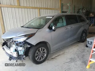2022 Toyota Sienna LE with VIN 5TDKSKFC6NS062782, listed as a Copart auction lot 63858075 with 258,287 mi miles and Clean title. Bid and sale history available at DreamBid. Image 1.