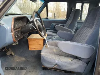 1988 Ford F-250 with VIN 1FTHX25M7JKA73751, listed as a Copart auction lot 49342415 with 67,610 mi miles and Clean Title. Bid and sale history available at carsss.com. Image 7.