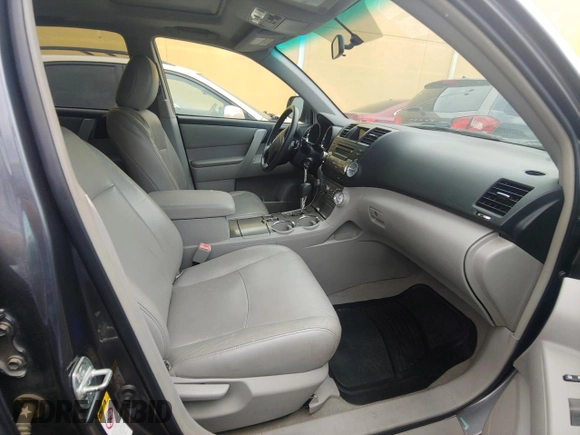 2010 Toyota Highlander with VIN 5TDZK3EH1AS010097, listed as a Copart auction lot 54011725 with 228,242 mi miles and Clean title. Bid and sale history available at DreamBid. Image 5.