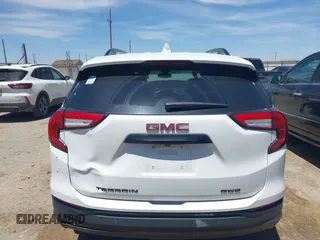 2022 GMC Terrain SLT z VIN 3GKALVEV0NL293247, wystawiony jako IAAI lot #42286019 z przebiegiem 35 801 mil mil oraz . Historia ofert i sprzedaży dostępna na DreamBid. Obrazek 16.