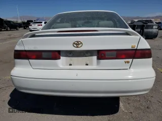 1998 Toyota Camry LE z VIN JT2BF28K3W0115122, wystawiony jako Copart lot #52645095 z przebiegiem 361 549 mil mil oraz Szkoda całkowita • Salvage title. Historia ofert i sprzedaży dostępna na DreamBid. Obrazek 6.