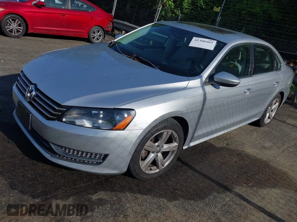 2012 Volkswagen Passat SE с VIN 1VWBH7A31CC060209, выставлен на аукционе IAAI как лот 42300402 с пробегом 92 024 миль миль и . История ставок и продаж доступна на DreamBid. Изображение 2.