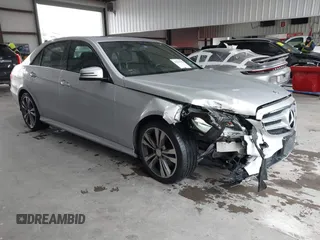 2014 Mercedes-Benz E 350 Sport z VIN WDDHF5KB4EA894704, wystawiony jako IAAI lot #41298794 z przebiegiem 165 502 mil mil oraz . Historia ofert i sprzedaży dostępna na DreamBid. Obrazek 1.