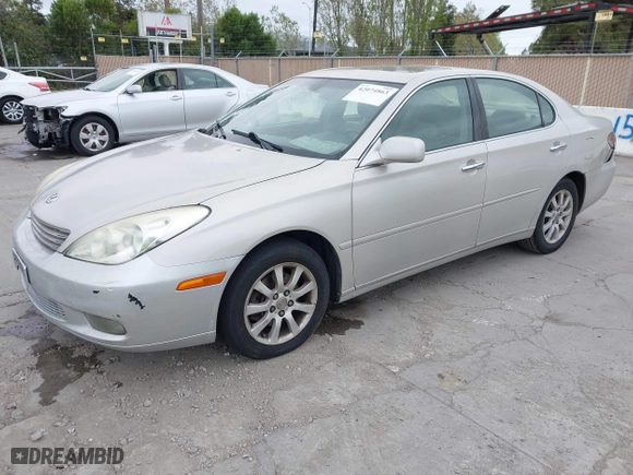 2003 Lexus ES 300 with VIN JTHBF30G330137880, listed as a IAAI auction lot 42074863 with 232,533 mi miles. Bid and sale history available at carsss.com. Image 2.