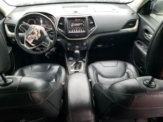 2017 Jeep Cherokee Limited with VIN 1C4PJMDB1HW562142, listed as a Copart auction lot 55366515 with 201,577 mi miles and Salvage title. Bid and sale history available at DreamBid. Image 8.