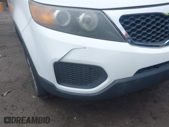 2012 Kia Sorento LX with VIN 5XYKT3A17CG215317, listed as a IAAI auction lot 42024912 with 221,149 mi miles. Bid and sale history available at carsss.com. Image 6.