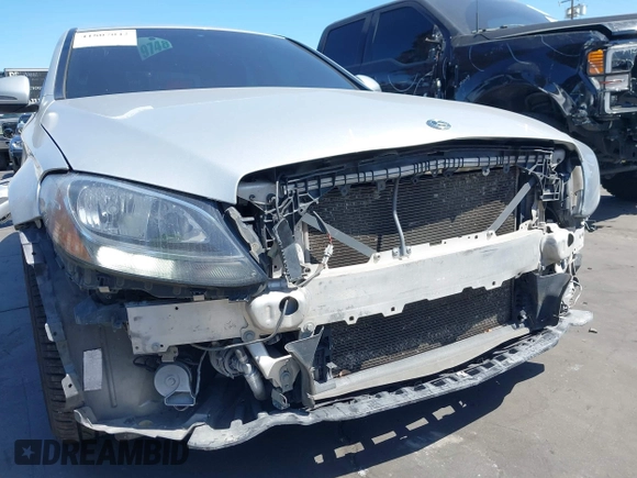 2018 Mercedes-Benz C with VIN 55SWF4JB4JU257082, listed as a IAAI auction lot 41807042 with 90,197 mi miles. Bid and sale history available at carsss.com. Image 6.