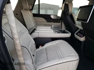 2020 Lincoln Navigator Black Label z VIN 5LMJJ3TTXLEL07264, wystawiony jako Copart lot #85087844 z przebiegiem 55 109 mil mil oraz Szkoda całkowita • Salvage title. Historia ofert i sprzedaży dostępna na DreamBid. Obrazek 11.
