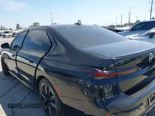 2023 BMW 7 Series 740i с VIN WBA23EH09PCL71147, выставлен на аукционе IAAI как лот 41906244 с пробегом 51 981 миль миль и . История ставок и продаж доступна на DreamBid. Изображение 3.