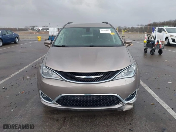 2017 Chrysler Pacifica Touring-L Plus with VIN 2C4RC1EG2HR653716, listed as a IAAI auction lot 41698119 with 106,455 mi miles. Bid and sale history available at carsss.com. Image 12.