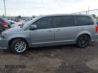 2016 Dodge Grand Caravan SXT with VIN 2C4RDGCG0GR102699, listed as a IAAI auction lot 42221564 with 229,250 mi miles and . Bid and sale history available at DreamBid. Image 14.