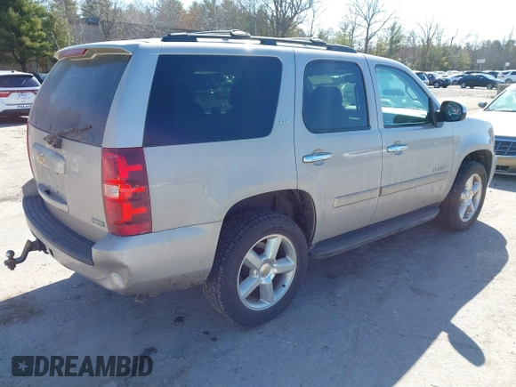 2008 Chevrolet Tahoe LTZ z VIN 1GNFK13068J226644, wystawiony jako IAAI lot #41803779 z przebiegiem 246 061 mil mil oraz . Historia ofert i sprzedaży dostępna na DreamBid. Obrazek 4.