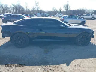 2010 Chevrolet Camaro 2SS z VIN 2G1FK1EJ9A9137692, wystawiony jako IAAI lot #41605144 z przebiegiem 169 665 mil mil oraz . Historia ofert i sprzedaży dostępna na DreamBid. Obrazek 13.