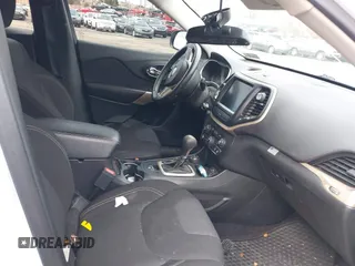 2017 Jeep Cherokee Latitude with VIN 1C4PJMCS7HW635967, listed as a IAAI auction lot 41742842 with 54,782 mi miles and . Bid and sale history available at DreamBid. Image 5.