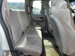 2002 Ford F-150 XL z VIN 1FTRX17W22NB22531, wystawiony jako Copart lot #54694475 z przebiegiem Nie podano mil oraz Szkoda całkowita • Salvage title. Historia ofert i sprzedaży dostępna na DreamBid. Obrazek 10.