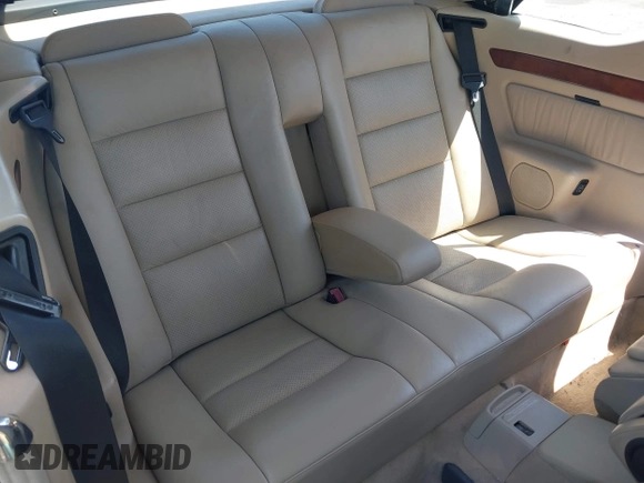 1994 Mercedes-Benz E 320 with VIN WDBEA66E7RC004579, listed as a IAAI auction lot 42170487 with 118,530 mi miles and . Bid and sale history available at DreamBid. Image 8.