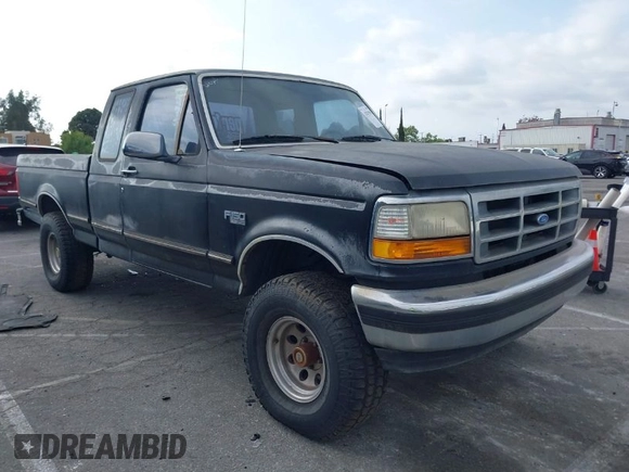1995 Ford F-150 with VIN 1FTEX15H0SKB60831, listed as a IAAI auction lot 42075580 with 158,267 mi miles. Bid and sale history available at carsss.com. Image 1.