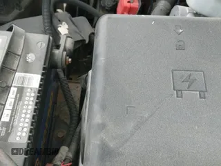 2004 Chevrolet Silverado 1500 LS z VIN 1GCEC14V94Z251027, wystawiony jako IAAI lot #42088673 z przebiegiem 208 871 mil mil oraz . Historia ofert i sprzedaży dostępna na DreamBid. Obrazek 12.