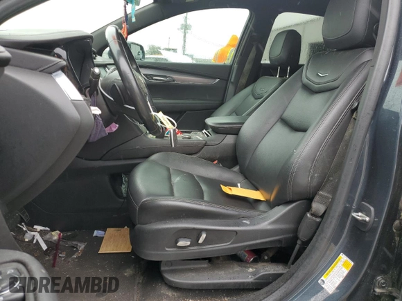 2020 Cadillac XT5 Luxury FWD z VIN 1GYKNAR45LZ224459, wystawiony jako Copart lot #46608945 z przebiegiem Nie podano mil oraz Szkoda całkowita • Salvage title. Historia ofert i sprzedaży dostępna na DreamBid. Obrazek 7.