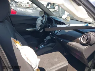 2020 Nissan Kicks SV with VIN 3N1CP5CV1LL550945, listed as a IAAI auction lot 41933319 with 70,519 mi miles. Bid and sale history available at carsss.com. Image 5.