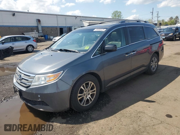 2013 Honda Odyssey EX-L with VIN 5FNRL5H62DB050667, listed as a Copart auction lot 55696425 with 209,435 mi miles and Clean Title. Bid and sale history available at carsss.com. Image 1.