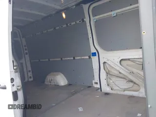 2019 Mercedes-Benz Sprinter Cargo z VIN WD4PF1CD5KT014453, wystawiony jako IAAI lot #41100495 z przebiegiem 195 185 mil mil oraz . Historia ofert i sprzedaży dostępna na DreamBid. Obrazek 8.
