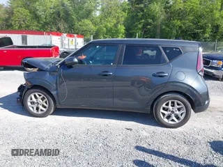 2023 Kia Soul LX with VIN KNDJ23AU8P7883705, listed as a IAAI auction lot 42212658 with 43,707 mi miles and . Bid and sale history available at DreamBid. Image 14.