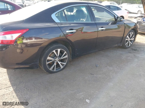 2010 Nissan Maxima 3.5 SV w/Sport Pkg with VIN 1N4AA5AP1AC860442, listed as a IAAI auction lot 42110964 with 189,392 mi miles. Bid and sale history available at carsss.com. Image 6.