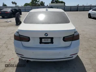 2017 BMW 3 Series 320i z VIN WBA8A9C53HK620298, wystawiony jako Copart lot #58196815 z przebiegiem 101 971 mil mil oraz Szkoda całkowita • Salvage title. Historia ofert i sprzedaży dostępna na DreamBid. Obrazek 6.