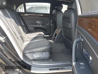 2017 Bentley Flying Spur z VIN SCBEH9ZA5HC063140, wystawiony jako IAAI lot #42120298 z przebiegiem 40 242 mil mil oraz . Historia ofert i sprzedaży dostępna na DreamBid. Obrazek 8.