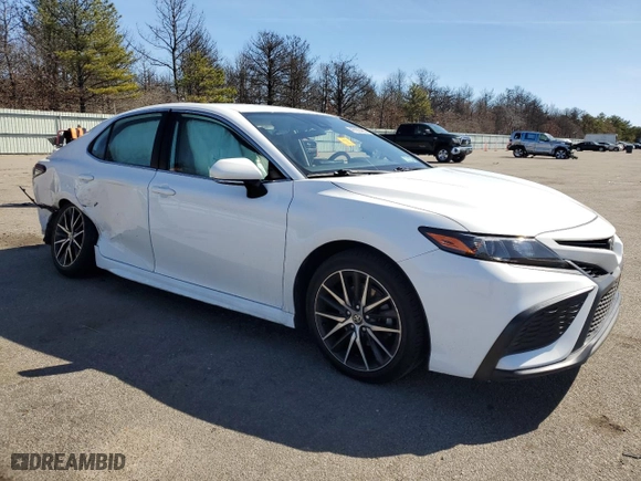 2022 Toyota Camry SE with VIN 4T1G11AK0NU685971, listed as a Copart auction lot 49299465 with 64,965 mi miles and Salvage Title. Bid and sale history available at carsss.com. Image 4.