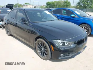 2016 BMW 3 Series 320i xDrive z VIN WBA8A3C51GK689115, wystawiony jako IAAI lot #41933558 z przebiegiem 69 625 mil mil oraz . Historia ofert i sprzedaży dostępna na DreamBid. Obrazek 1.