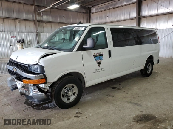 2017 Chevrolet Express Passenger LT z VIN 1GAZGPFG0H1208331, wystawiony jako Copart lot #58504295 z przebiegiem 46 813 mil mil oraz Szkoda całkowita • Salvage title. Historia ofert i sprzedaży dostępna na DreamBid. Obrazek 1.