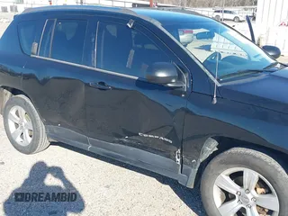 2015 Jeep Compass Sport with VIN 1C4NJCBB0FD110728, listed as a IAAI auction lot 41405949 with 170,614 mi miles. Bid and sale history available at carsss.com. Image 12.