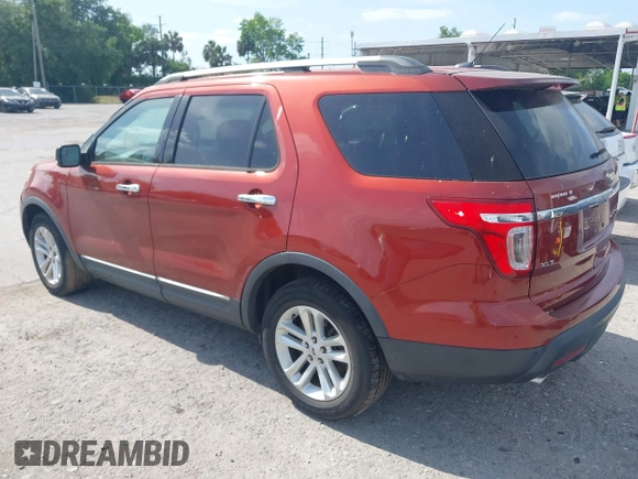2014 Ford Explorer XLT with VIN 1FM5K7D84EGB33198, listed as a IAAI auction lot 42119557 with 161,242 mi miles. Bid and sale history available at carsss.com. Image 3.