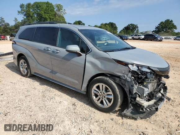 2022 Toyota Sienna XLE Woodland Edition with VIN 5TDASKFC5NS042826, listed as a Copart auction lot 68443544 with 37,948 mi miles and Salvage Title. Bid and sale history available at carsss.com. Image 4.