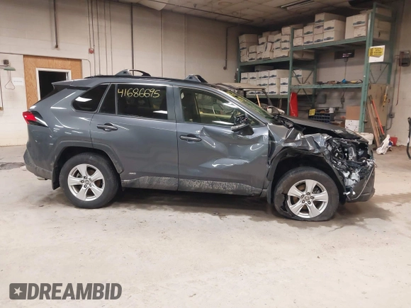 2021 Toyota RAV4 Hybrid XLE with VIN JTMRWRFV2MD125979, listed as a IAAI auction lot 41686695 with 79,737 mi miles. Bid and sale history available at carsss.com. Image 14.