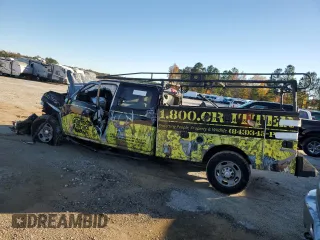 2015 GMC Sierra 2500HD available WiFi with VIN 1GD12XEG5FF582739, listed as a Copart auction lot 82648444 with 0 mi miles and Salvage Title. Bid and sale history available at carsss.com. Image 3.